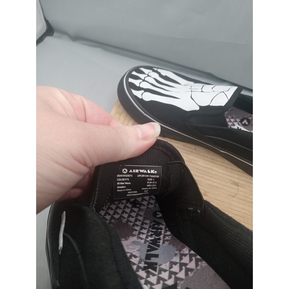 BOY'S AIRWALK-SIDEKICK CANVAS FABRIC SKELATON SLIP‎ ON BLACK ATHLETIC Shoes Sz 5 - Picture 11 of 16